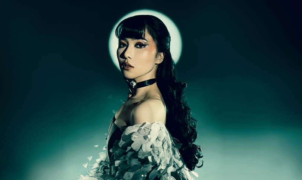 Isyana Sarasvati Dobrak Batas Genre Lewat "BURN", Perkenalkan Warna Baru Trance Metal